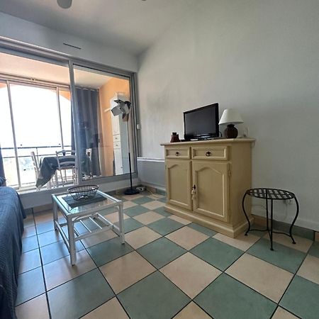 Studio Vue Mer Situe A Cote De La Plage Quartier Des Quilles Сет Экстерьер фото