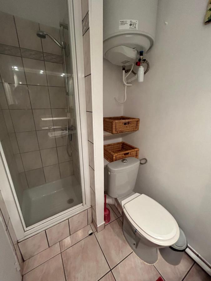 Studio Vue Mer Situe A Cote De La Plage Quartier Des Quilles Сет Экстерьер фото